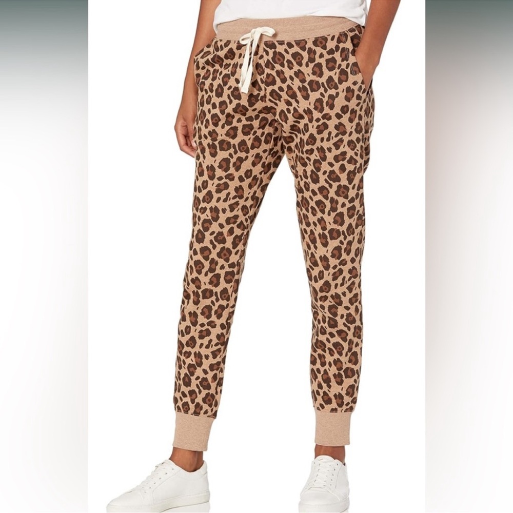 Nwot Amazon Essentials Leopard Print Sweatsuit, B… - image 4